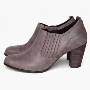 CLARKS ARTISAN BROWN WEATHERED LEATHER ROUND TOE BOOTIES WOMEN'S 8.5M